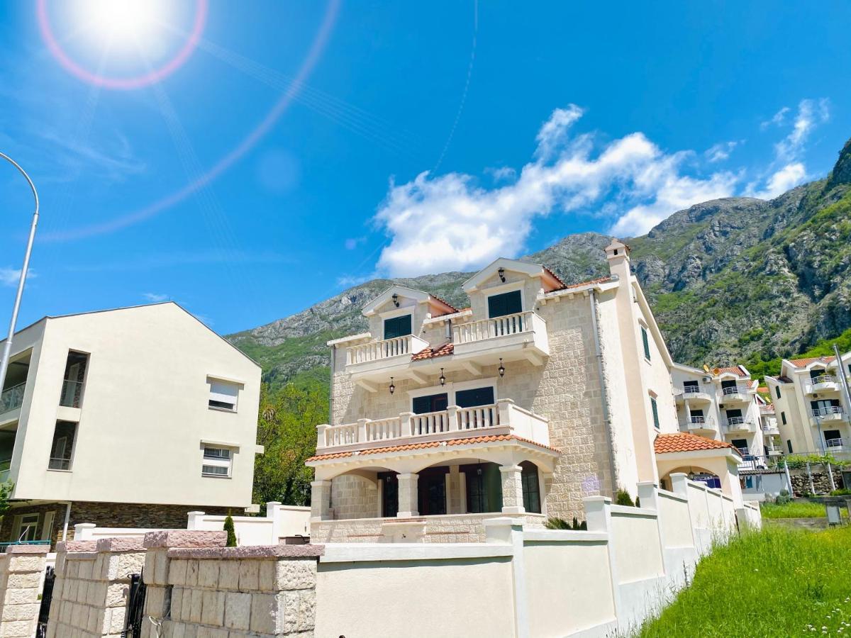 Villa Blanca Risan Ngoại thất bức ảnh