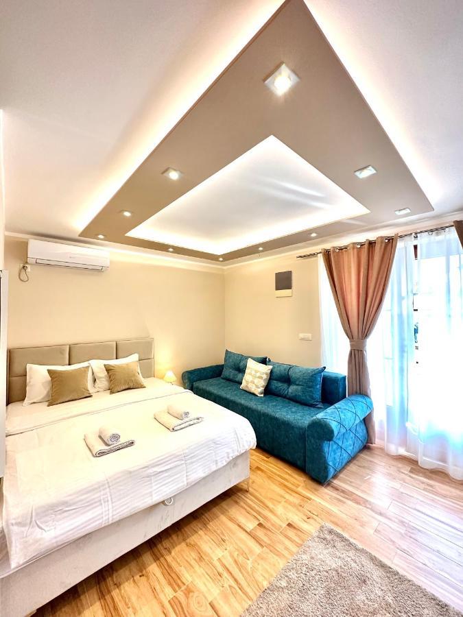 Villa Blanca Risan Ngoại thất bức ảnh