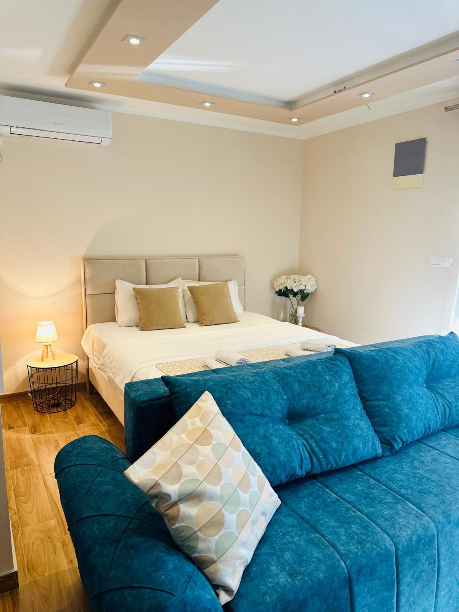 Villa Blanca Risan Ngoại thất bức ảnh